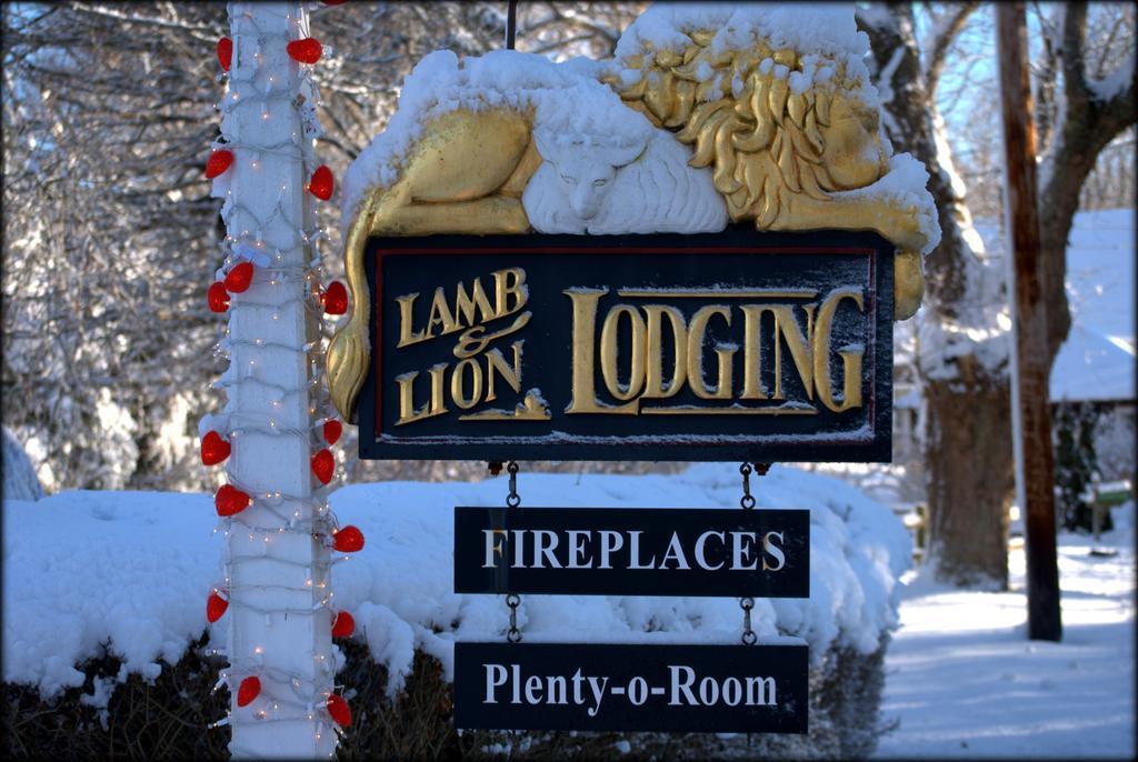 Lamb And Lion Inn 반스터블 외부 사진
